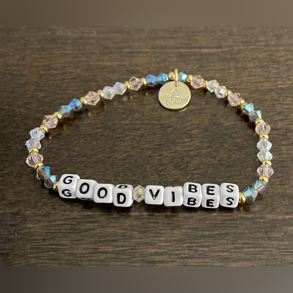 Good vibes crystal bracket